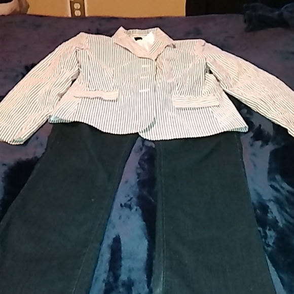 Jeans - Picture 1 of 2